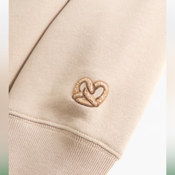 Abercrombie&Fitch Carbs Food & Drink Vintage Sunday Crew Sweatshirt Beige S Nwt - Picture 2 of 4